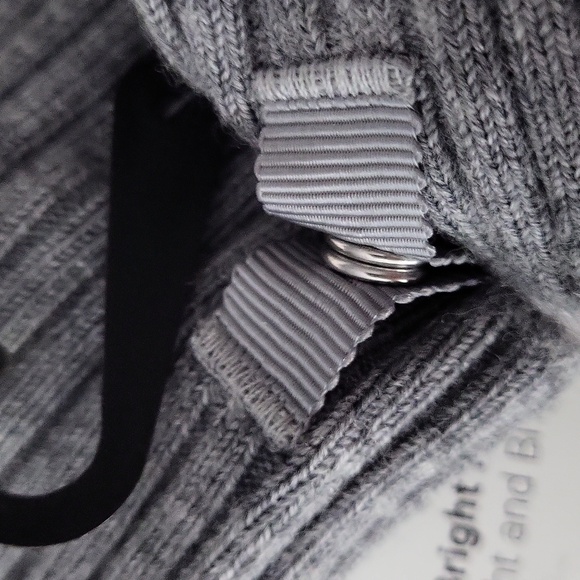 Womens light and bright mittens by lulu lemon! - Picture 6 of 10